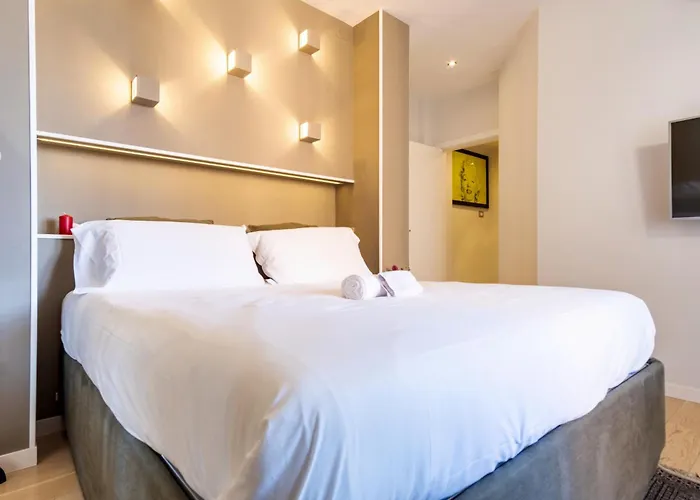 Elegantis Penthouse In The Heart Of With Private Terrace And View רומא
